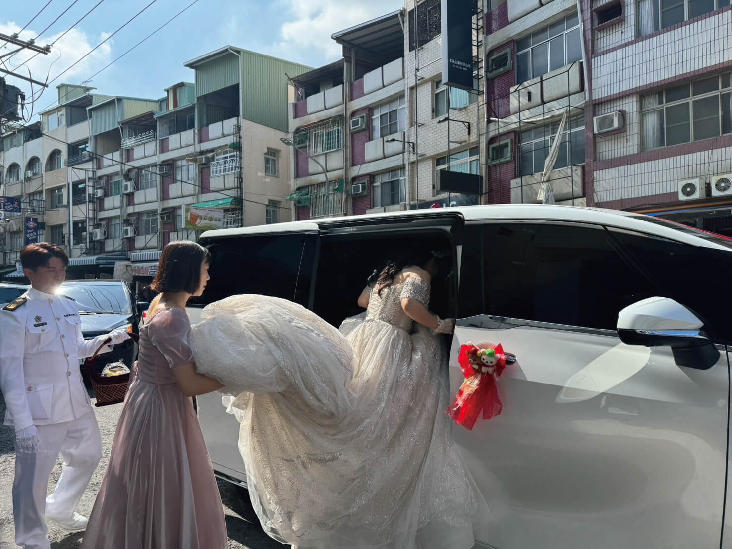 高雄美術館迎娶｜Lexus LM禮車領航王先生的幸福盛典｜時客包車的第3張圖片