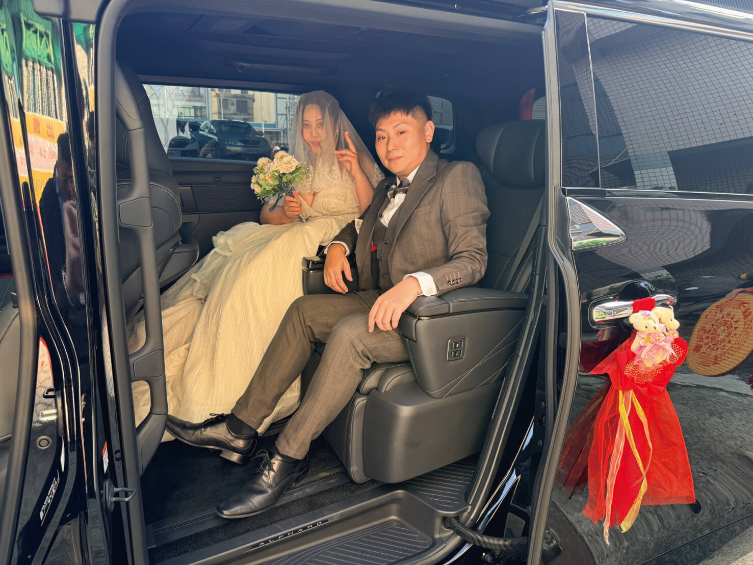 當阿法停在小港門口的那一刻，全場都安靜了一秒的第3張圖片