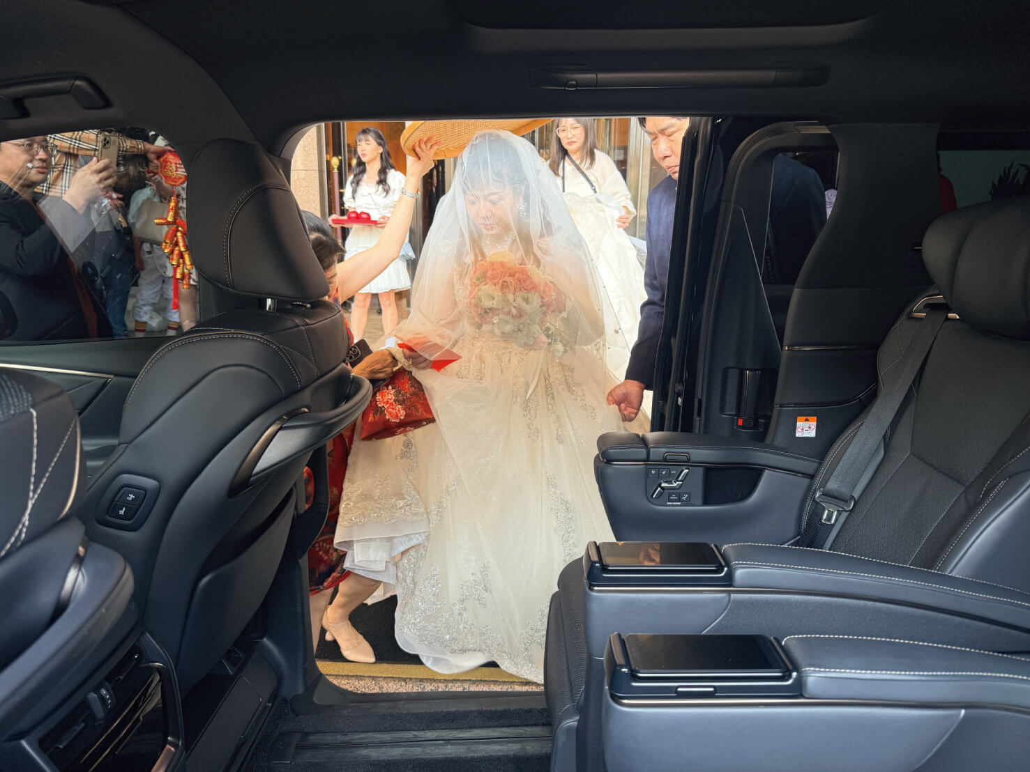 保時捷718領頭，阿法40系壓陣，這場高雄迎娶把高級感拉到剛剛好的第4張圖片